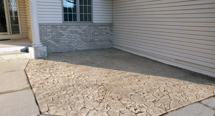 Front Yard Stamped Concrete Canyon Stone